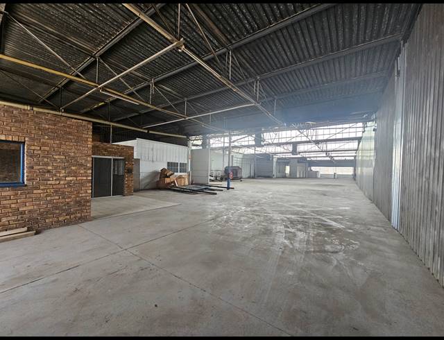 1,459M² WAREHOUSE TO LET IN ISANDO